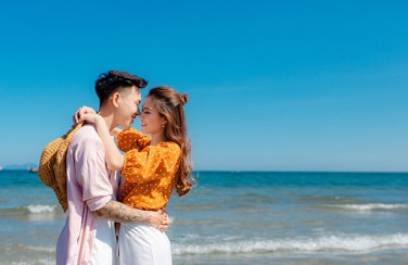 Bí quyết tạo dáng chụp ảnh cưới ở biển cực ĐẸP các cặp đôi nên tham khảo 